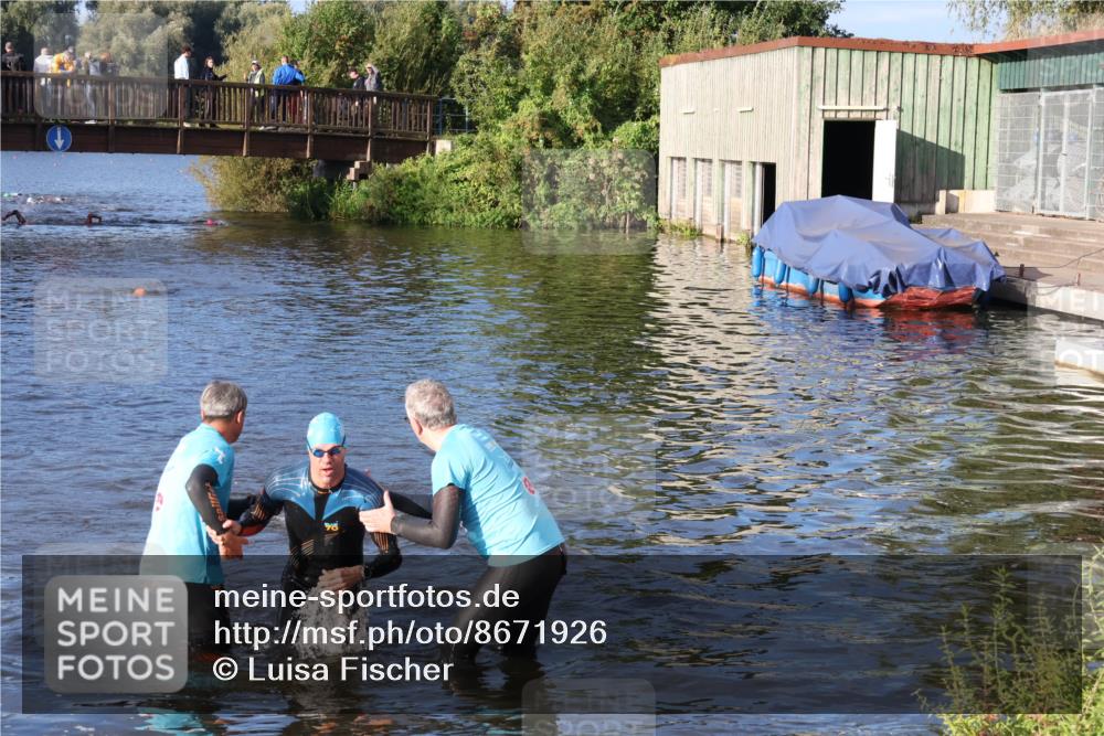 31.08.2025 - Elbe Triathlon Hamburg Luisa Fischer http://msf.ph/oto/8671926 31.08.2025 08:33:31 Schwimmen 195, 198 meine-sportfotos.de