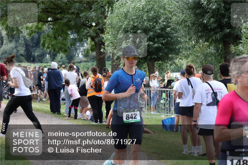 31.08.2025 - Elbe Triathlon Hamburg Luisa Fischer http://msf.ph/oto/8671927 31.08.2025 12:00:30 Laufen 842, 148 meine-sportfotos.de