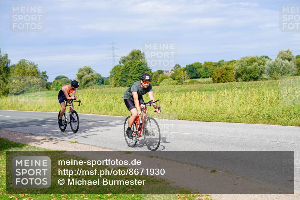 31.08.2025 - Elbe Triathlon Hamburg Michael Burmester http://msf.ph/oto/8671930 31.08.2025 10:03:58 Radfahren 422, 528, 577, 781, 856 meine-sportfotos.de