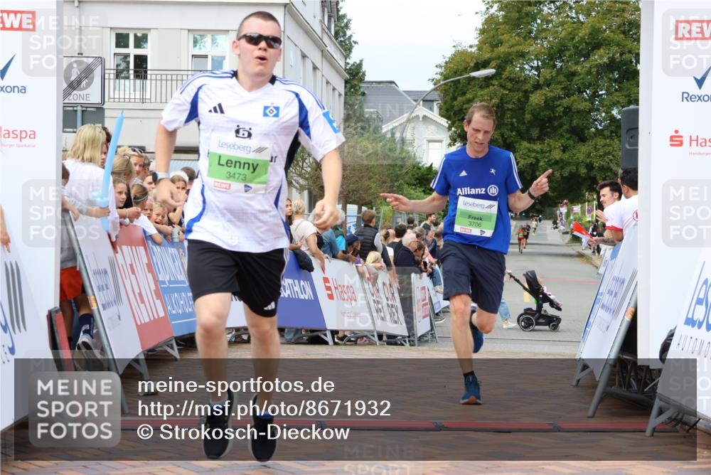 31.08.2025 - 21. Blankeneser Heldenlauf Strokosch-Dieckow http://msf.ph/oto/8671932 31.08.2025 10:52:49 Ziel 3706, 3473 meine-sportfotos.de