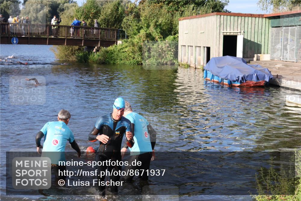 31.08.2025 - Elbe Triathlon Hamburg Luisa Fischer http://msf.ph/oto/8671937 31.08.2025 08:33:33 Schwimmen 195, 198 meine-sportfotos.de