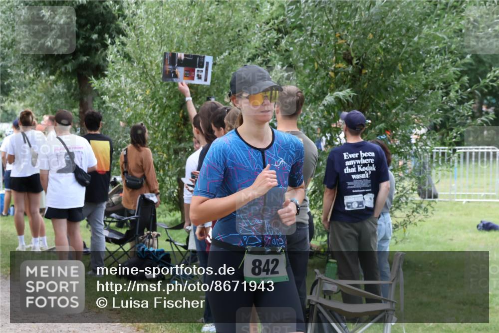 31.08.2025 - Elbe Triathlon Hamburg Luisa Fischer http://msf.ph/oto/8671943 31.08.2025 12:00:32 Laufen 740, 842 meine-sportfotos.de