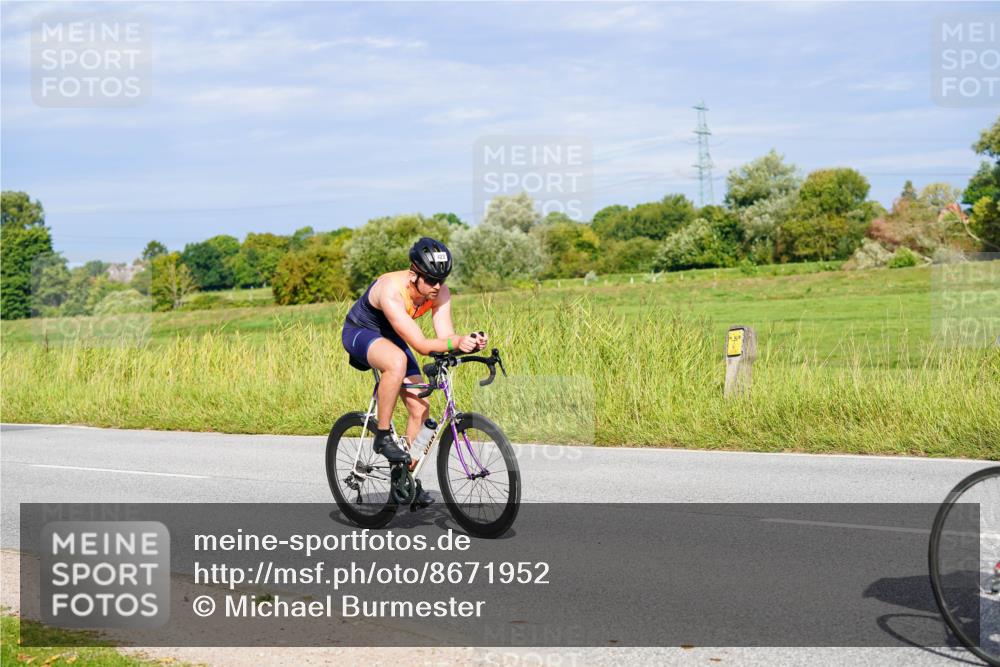 31.08.2025 - Elbe Triathlon Hamburg Michael Burmester http://msf.ph/oto/8671952 31.08.2025 10:03:59 Radfahren 422, 528, 577, 781, 856 meine-sportfotos.de
