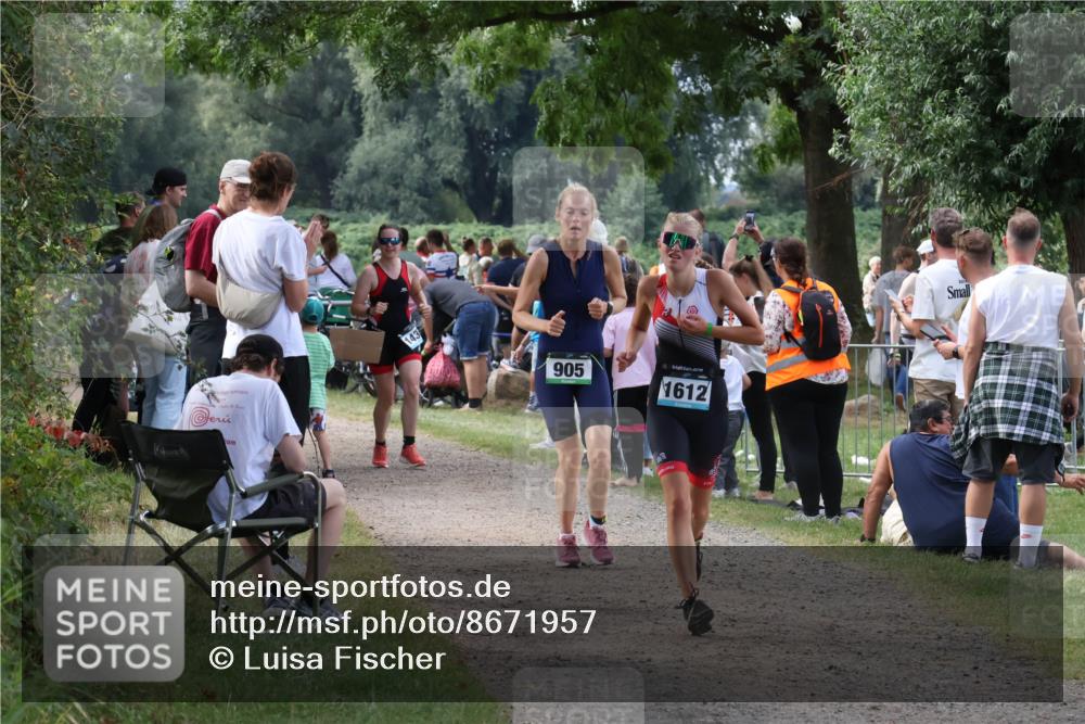31.08.2025 - Elbe Triathlon Hamburg Luisa Fischer http://msf.ph/oto/8671957 31.08.2025 12:00:35 Laufen 905, 1612 meine-sportfotos.de