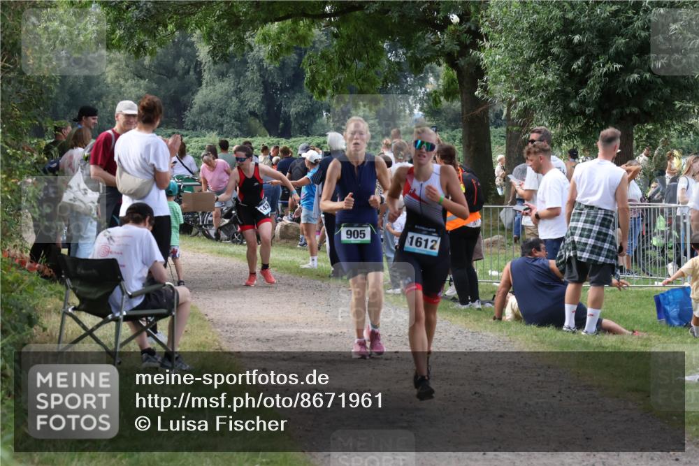 31.08.2025 - Elbe Triathlon Hamburg Luisa Fischer http://msf.ph/oto/8671961 31.08.2025 12:00:35 Laufen 905, 1612 meine-sportfotos.de