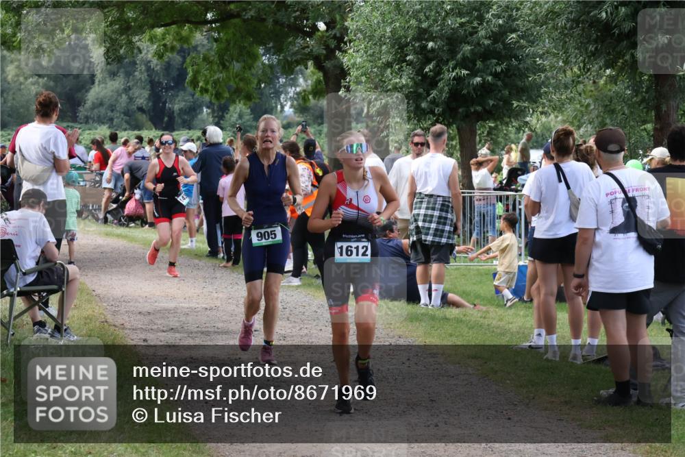 31.08.2025 - Elbe Triathlon Hamburg Luisa Fischer http://msf.ph/oto/8671969 31.08.2025 12:00:36 Laufen 905, 1612 meine-sportfotos.de