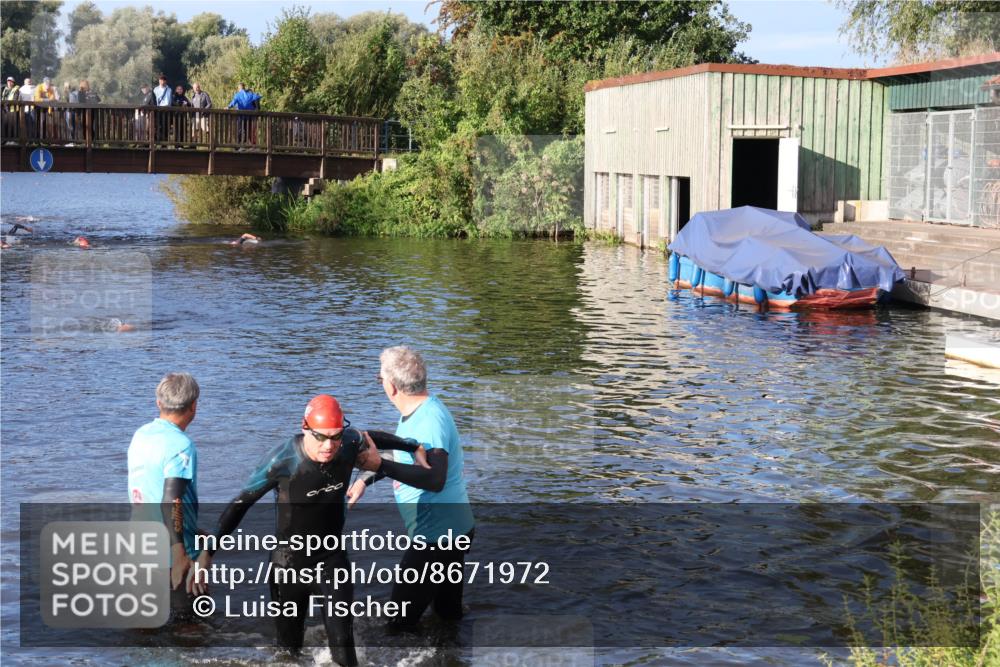 31.08.2025 - Elbe Triathlon Hamburg Luisa Fischer http://msf.ph/oto/8671972 31.08.2025 08:33:37 Schwimmen 195, 198 meine-sportfotos.de