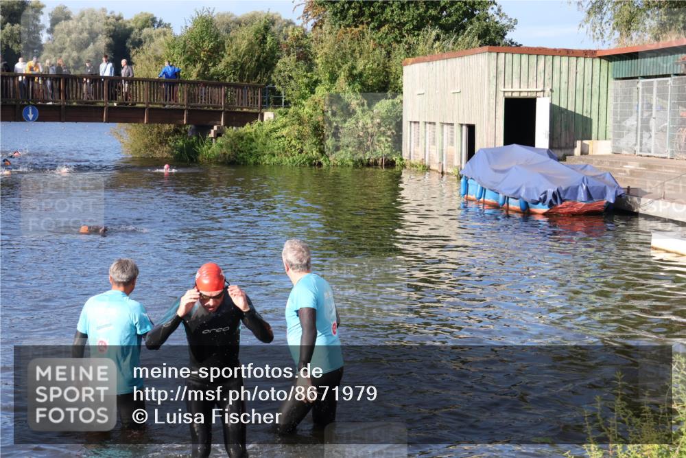 31.08.2025 - Elbe Triathlon Hamburg Luisa Fischer http://msf.ph/oto/8671979 31.08.2025 08:33:38 Schwimmen 195, 198 meine-sportfotos.de