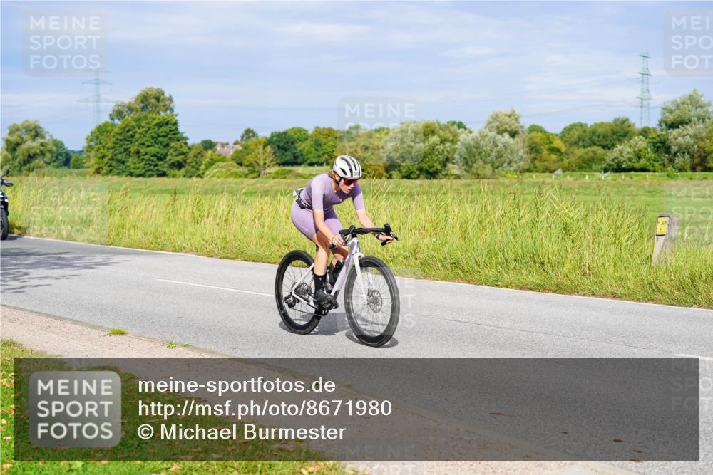 31.08.2025 - Elbe Triathlon Hamburg Michael Burmester http://msf.ph/oto/8671980 31.08.2025 10:04:01 Radfahren 422, 528, 856 meine-sportfotos.de