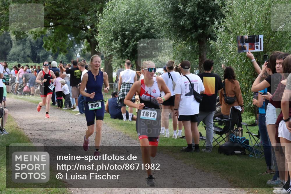 31.08.2025 - Elbe Triathlon Hamburg Luisa Fischer http://msf.ph/oto/8671982 31.08.2025 12:00:38 Laufen 905, 1612 meine-sportfotos.de