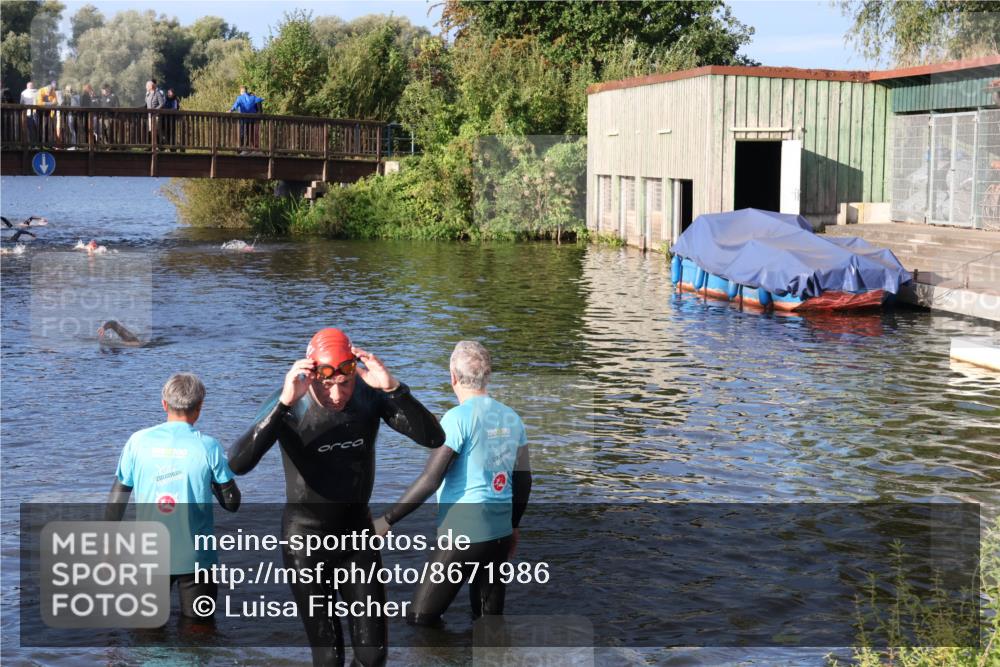 31.08.2025 - Elbe Triathlon Hamburg Luisa Fischer http://msf.ph/oto/8671986 31.08.2025 08:33:39 Schwimmen 195, 198 meine-sportfotos.de