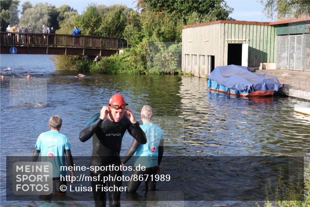 31.08.2025 - Elbe Triathlon Hamburg Luisa Fischer http://msf.ph/oto/8671989 31.08.2025 08:33:39 Schwimmen 195, 198 meine-sportfotos.de