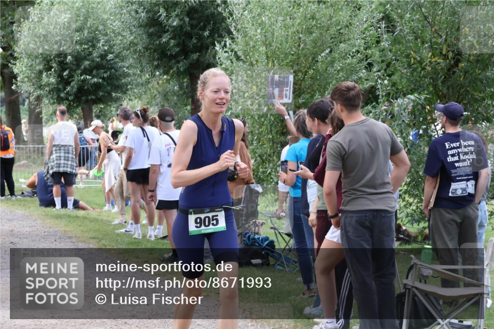 31.08.2025 - Elbe Triathlon Hamburg Luisa Fischer http://msf.ph/oto/8671993 31.08.2025 12:00:40 Laufen 905 meine-sportfotos.de