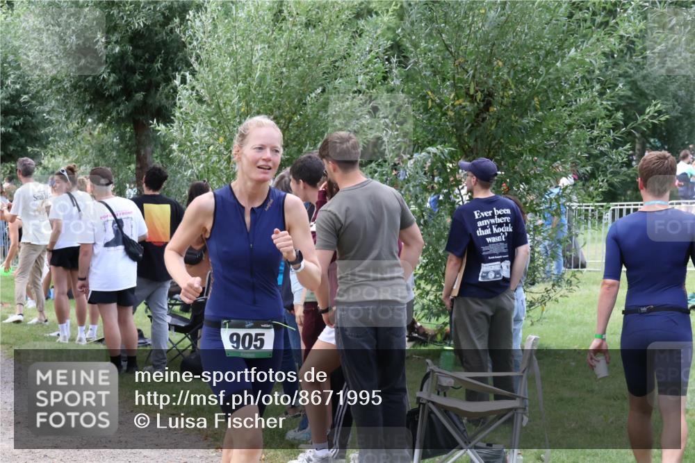 31.08.2025 - Elbe Triathlon Hamburg Luisa Fischer http://msf.ph/oto/8671995 31.08.2025 12:00:41 Laufen 905 meine-sportfotos.de