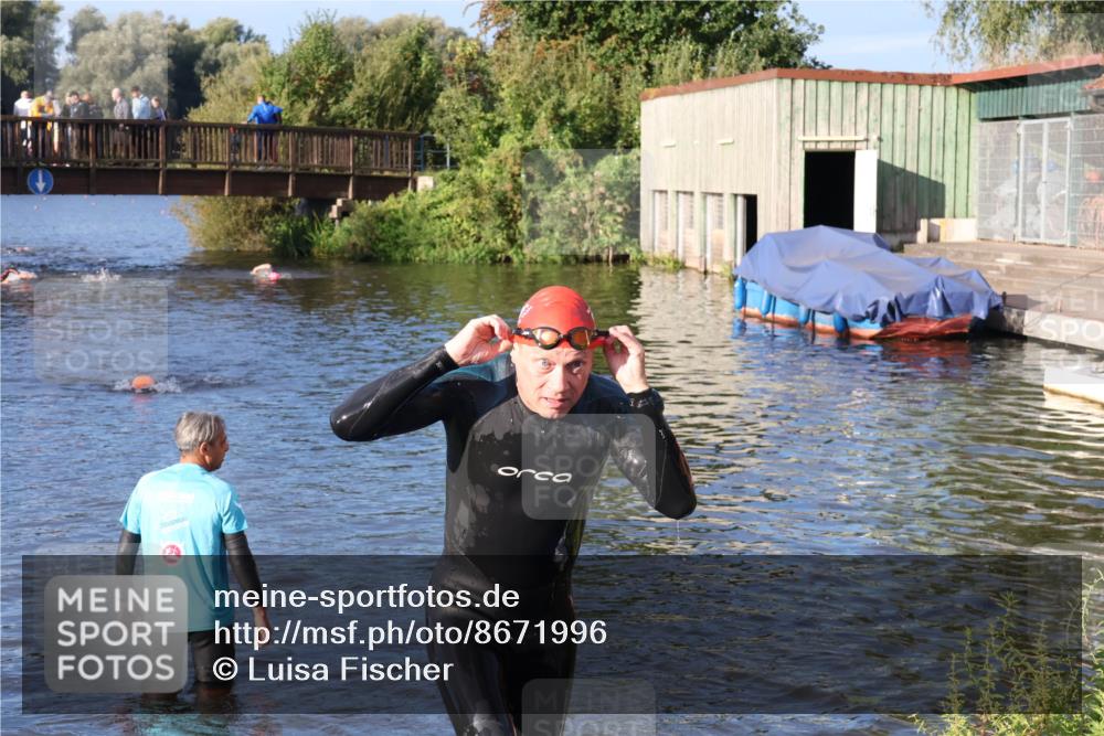 31.08.2025 - Elbe Triathlon Hamburg Luisa Fischer http://msf.ph/oto/8671996 31.08.2025 08:33:40 Schwimmen 195 meine-sportfotos.de