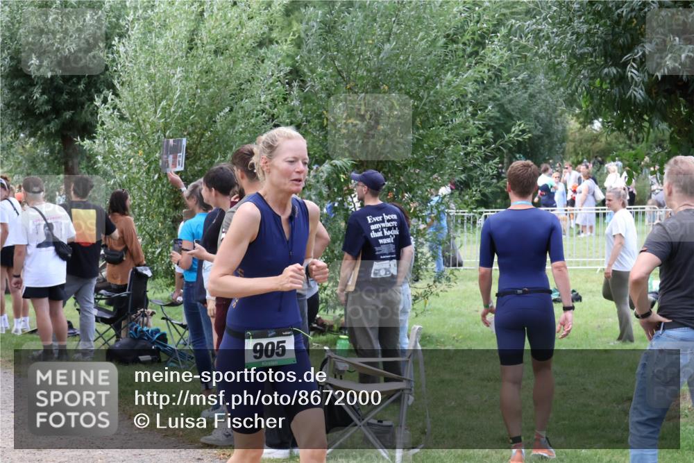 31.08.2025 - Elbe Triathlon Hamburg Luisa Fischer http://msf.ph/oto/8672000 31.08.2025 12:00:41 Laufen 905 meine-sportfotos.de