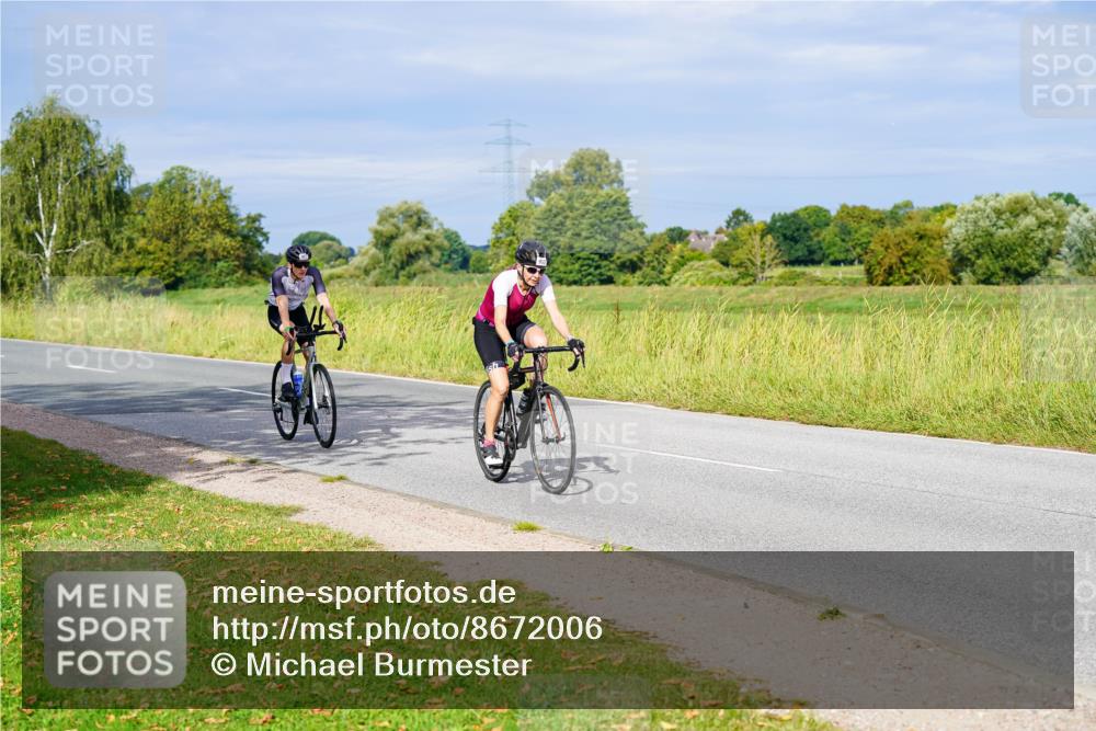 31.08.2025 - Elbe Triathlon Hamburg Michael Burmester http://msf.ph/oto/8672006 31.08.2025 10:04:11 Radfahren 407, 710, 742, 903 meine-sportfotos.de