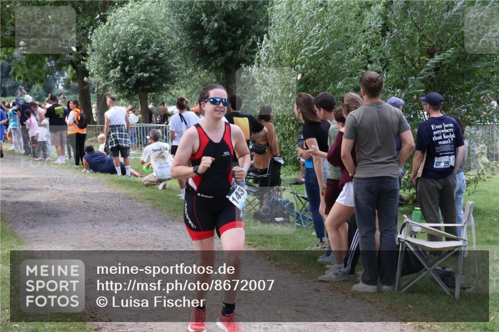 31.08.2025 - Elbe Triathlon Hamburg Luisa Fischer http://msf.ph/oto/8672007 31.08.2025 12:00:44 Laufen 143 meine-sportfotos.de