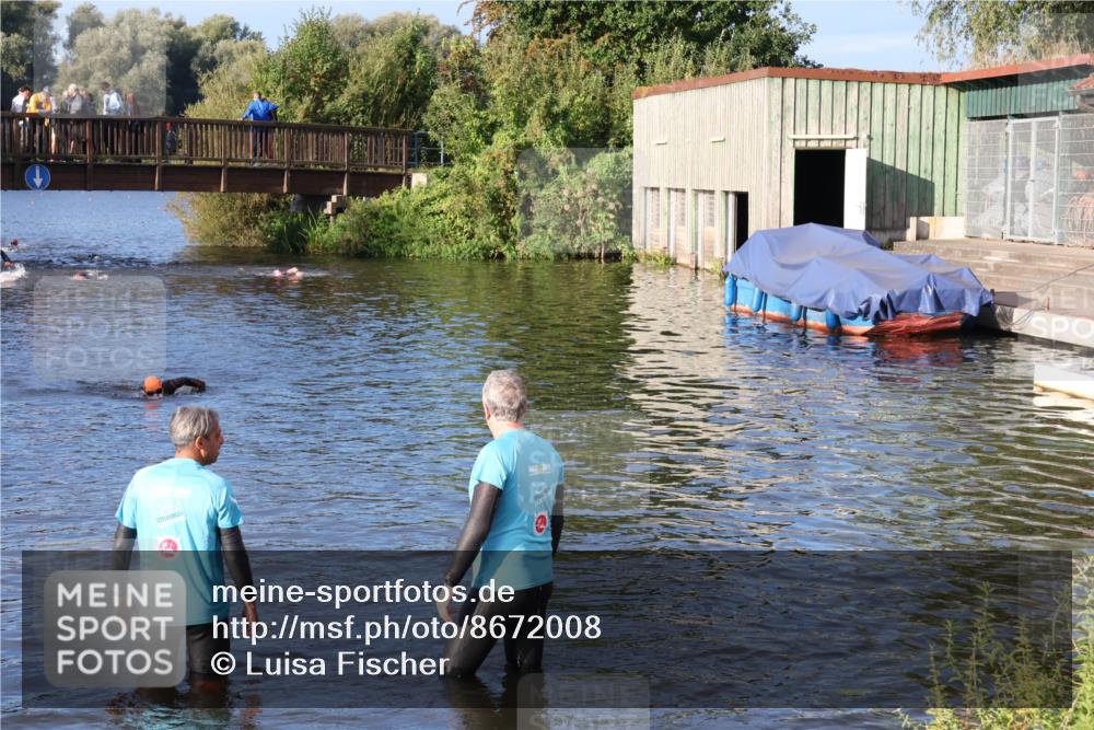 31.08.2025 - Elbe Triathlon Hamburg Luisa Fischer http://msf.ph/oto/8672008 31.08.2025 08:33:41 Schwimmen 195 meine-sportfotos.de