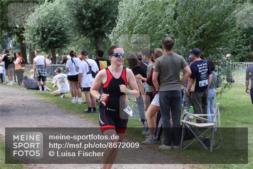 31.08.2025 - Elbe Triathlon Hamburg Luisa Fischer http://msf.ph/oto/8672009 31.08.2025 12:00:44 Laufen  meine-sportfotos.de