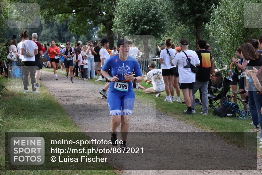 31.08.2025 - Elbe Triathlon Hamburg Luisa Fischer http://msf.ph/oto/8672021 31.08.2025 12:00:51 Laufen 211, 1516, 1409, 1395, 796 meine-sportfotos.de