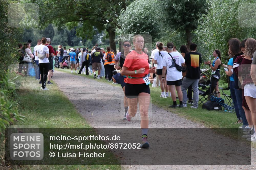 31.08.2025 - Elbe Triathlon Hamburg Luisa Fischer http://msf.ph/oto/8672052 31.08.2025 12:00:57 Laufen 15 meine-sportfotos.de