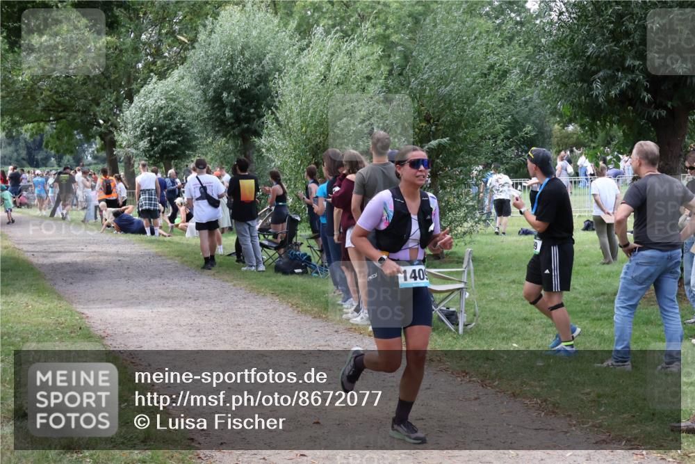 31.08.2025 - Elbe Triathlon Hamburg Luisa Fischer http://msf.ph/oto/8672077 31.08.2025 12:01:00 Laufen 140 meine-sportfotos.de