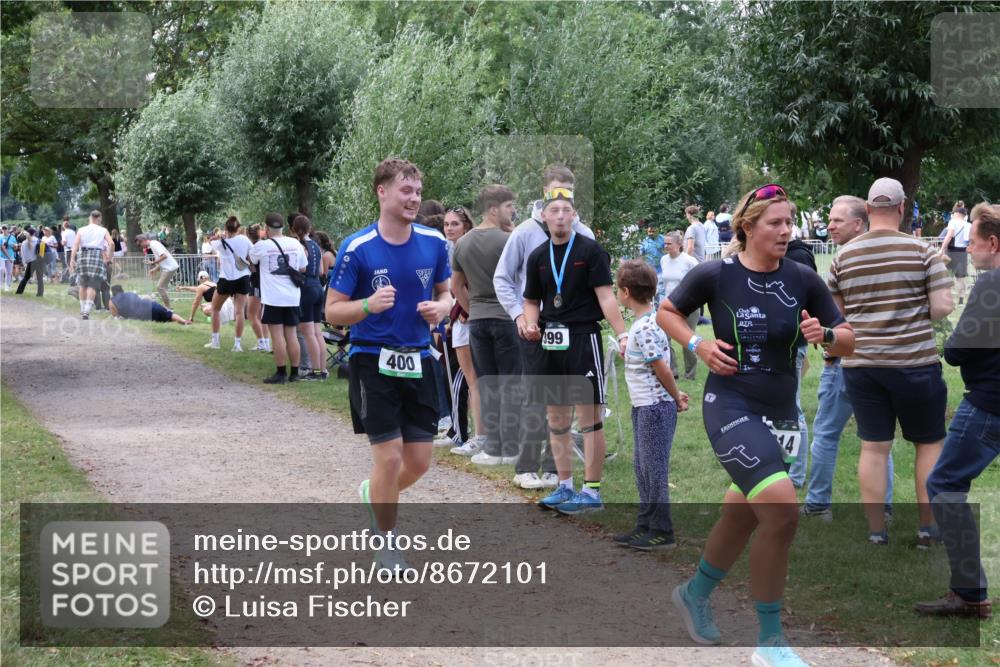 31.08.2025 - Elbe Triathlon Hamburg Luisa Fischer http://msf.ph/oto/8672101 31.08.2025 12:01:20 Laufen 400, 99 meine-sportfotos.de