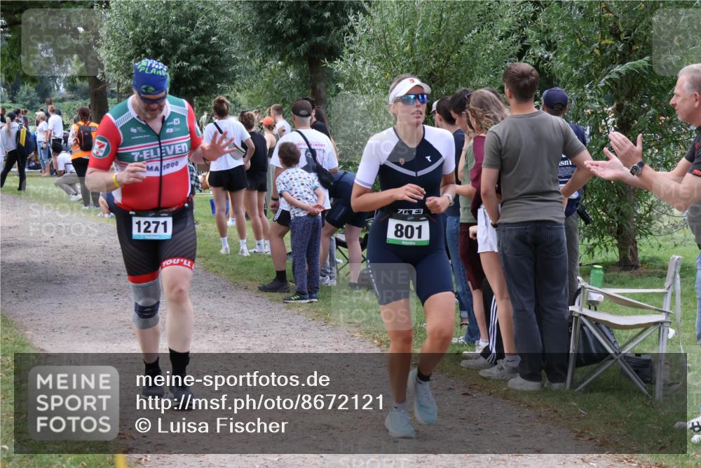 31.08.2025 - Elbe Triathlon Hamburg Luisa Fischer http://msf.ph/oto/8672121 31.08.2025 12:01:43 Laufen 7, 1000, 1271, 70763, 801 meine-sportfotos.de