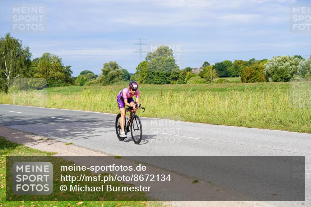 31.08.2025 - Elbe Triathlon Hamburg Michael Burmester http://msf.ph/oto/8672134 31.08.2025 10:04:27 Radfahren 537, 790, 880, 902, 918 meine-sportfotos.de