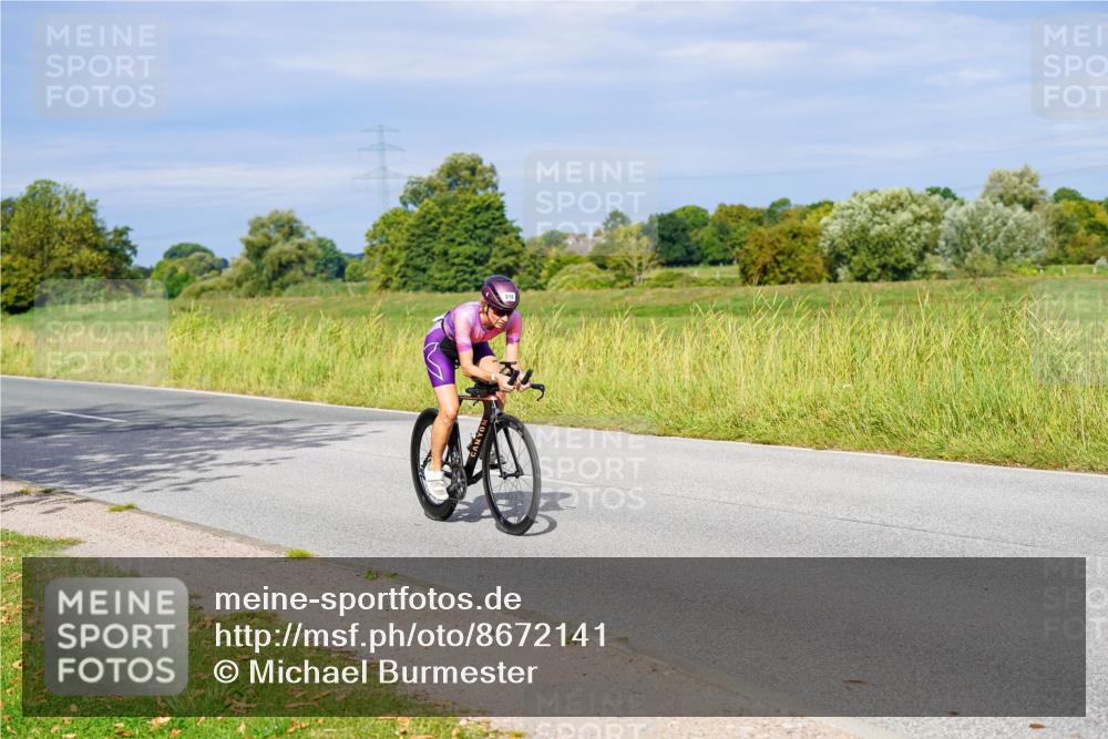 31.08.2025 - Elbe Triathlon Hamburg Michael Burmester http://msf.ph/oto/8672141 31.08.2025 10:04:28 Radfahren 597, 790, 880, 902, 918 meine-sportfotos.de