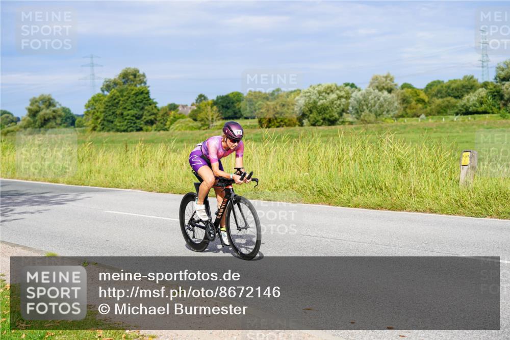 31.08.2025 - Elbe Triathlon Hamburg Michael Burmester http://msf.ph/oto/8672146 31.08.2025 10:04:28 Radfahren 597, 790, 880, 902, 918 meine-sportfotos.de