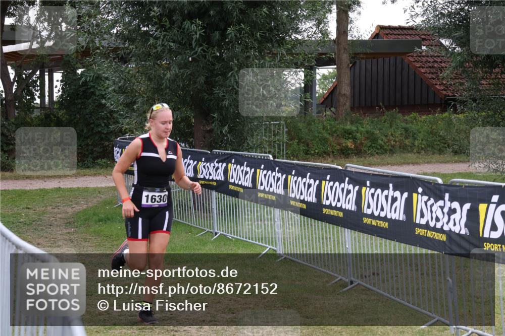 31.08.2025 - Elbe Triathlon Hamburg Luisa Fischer http://msf.ph/oto/8672152 31.08.2025 12:52:39 Laufen 1630 meine-sportfotos.de