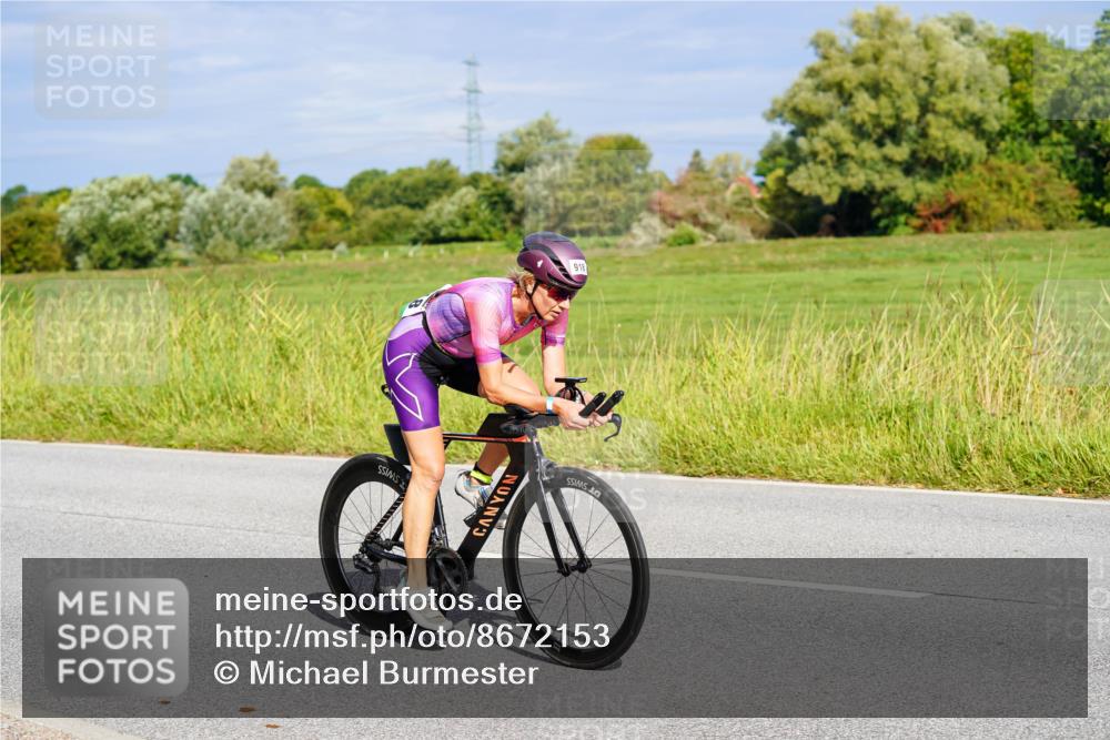 31.08.2025 - Elbe Triathlon Hamburg Michael Burmester http://msf.ph/oto/8672153 31.08.2025 10:04:28 Radfahren 597, 790, 880, 902, 918 meine-sportfotos.de