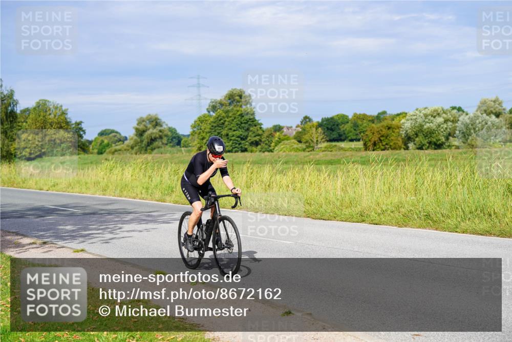31.08.2025 - Elbe Triathlon Hamburg Michael Burmester http://msf.ph/oto/8672162 31.08.2025 10:04:30 Radfahren 597, 726, 880, 902, 918, 920 meine-sportfotos.de