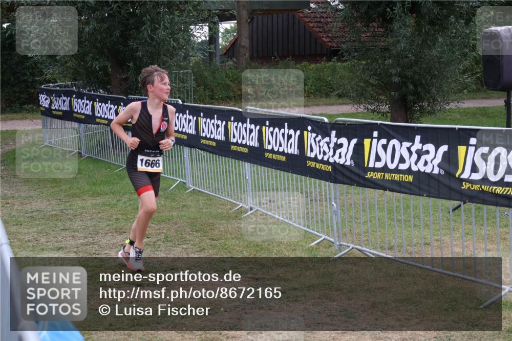 31.08.2025 - Elbe Triathlon Hamburg Luisa Fischer http://msf.ph/oto/8672165 31.08.2025 12:52:49 Laufen 1666 meine-sportfotos.de