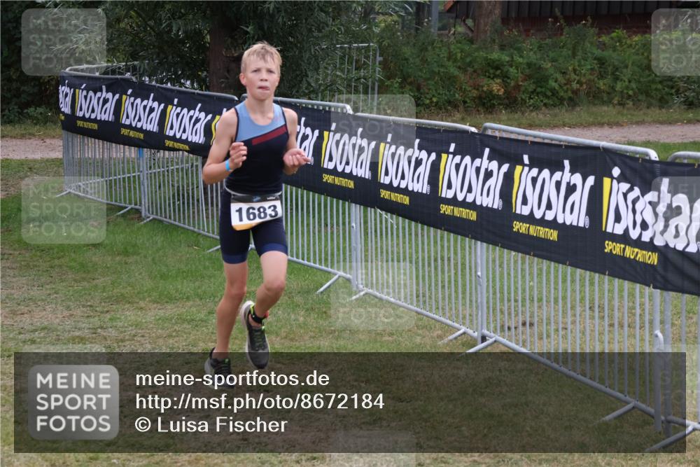 31.08.2025 - Elbe Triathlon Hamburg Luisa Fischer http://msf.ph/oto/8672184 31.08.2025 12:53:12 Laufen 1683 meine-sportfotos.de