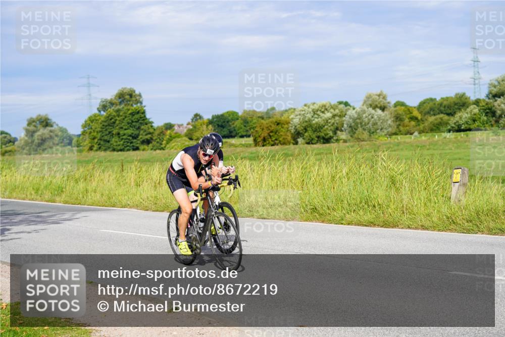 31.08.2025 - Elbe Triathlon Hamburg Michael Burmester http://msf.ph/oto/8672219 31.08.2025 10:04:35 Radfahren 400, 597, 726, 880, 920, 931 meine-sportfotos.de