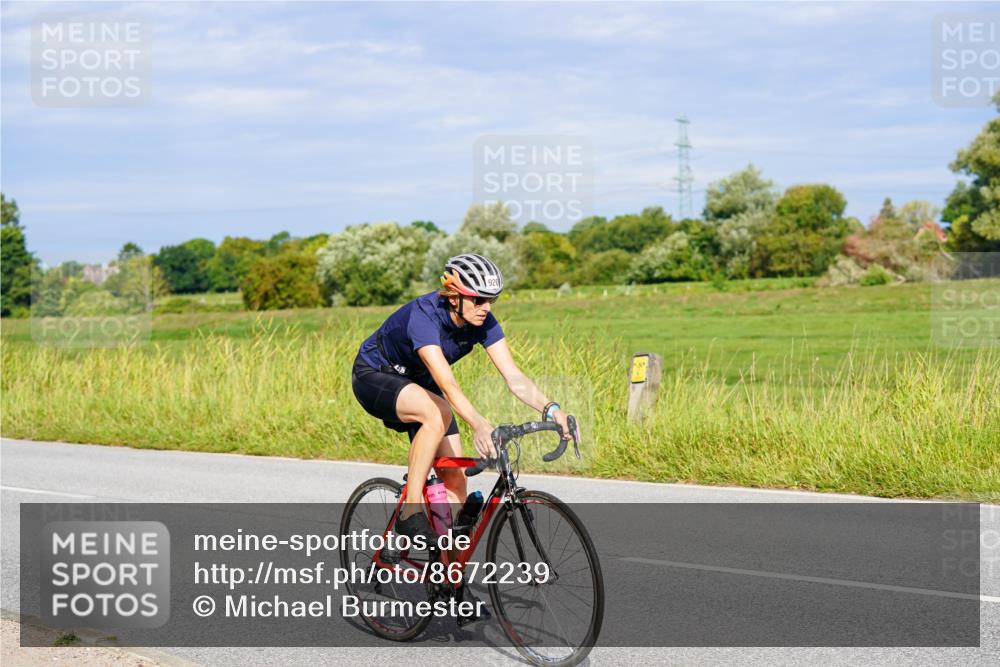 31.08.2025 - Elbe Triathlon Hamburg Michael Burmester http://msf.ph/oto/8672239 31.08.2025 10:04:36 Radfahren 400, 597, 726, 880, 920, 931 meine-sportfotos.de