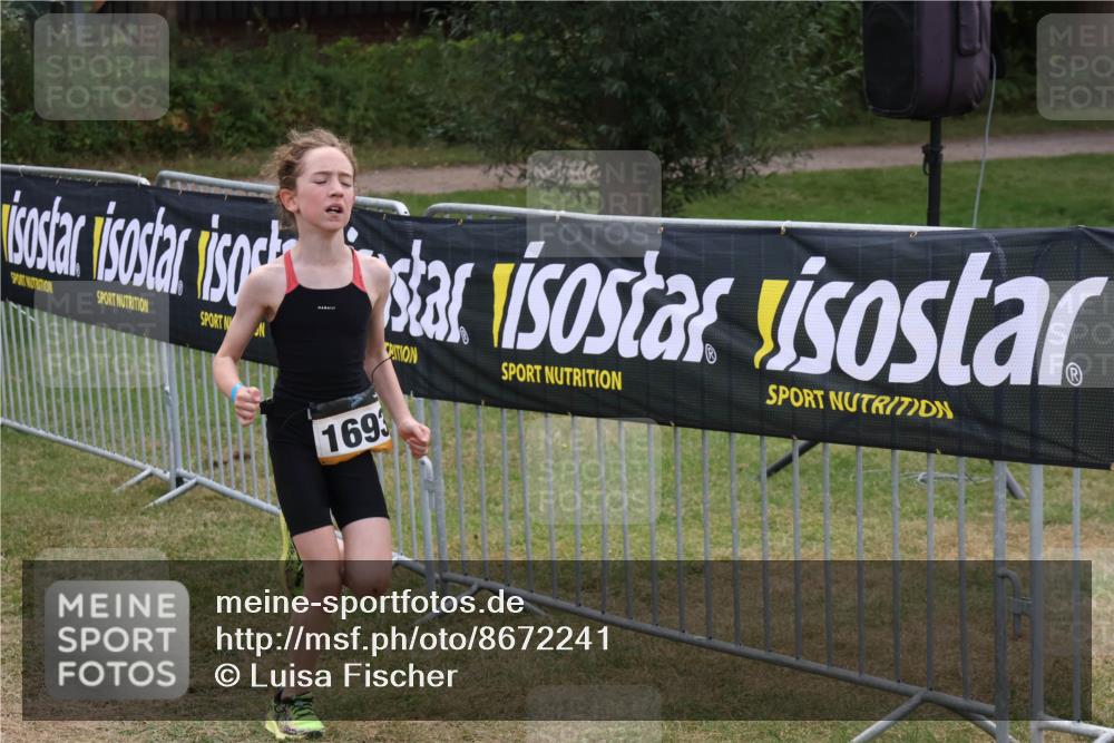 31.08.2025 - Elbe Triathlon Hamburg Luisa Fischer http://msf.ph/oto/8672241 31.08.2025 12:55:25 Laufen 1693 meine-sportfotos.de