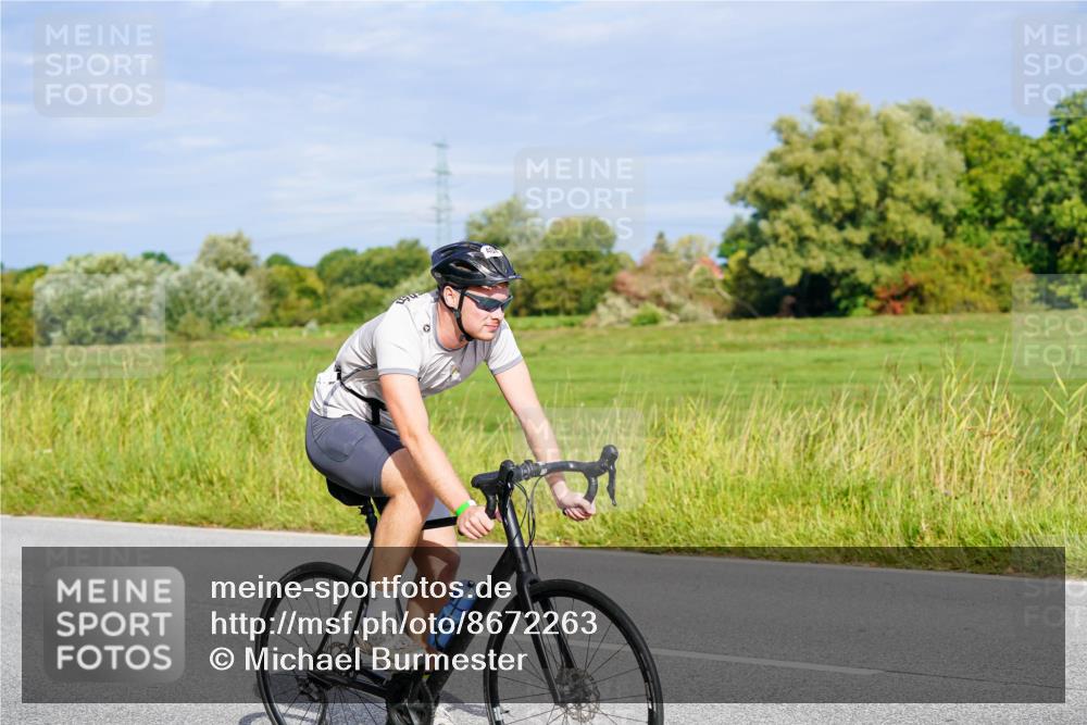 31.08.2025 - Elbe Triathlon Hamburg Michael Burmester http://msf.ph/oto/8672263 31.08.2025 10:04:39 Radfahren 400, 726, 920, 931 meine-sportfotos.de