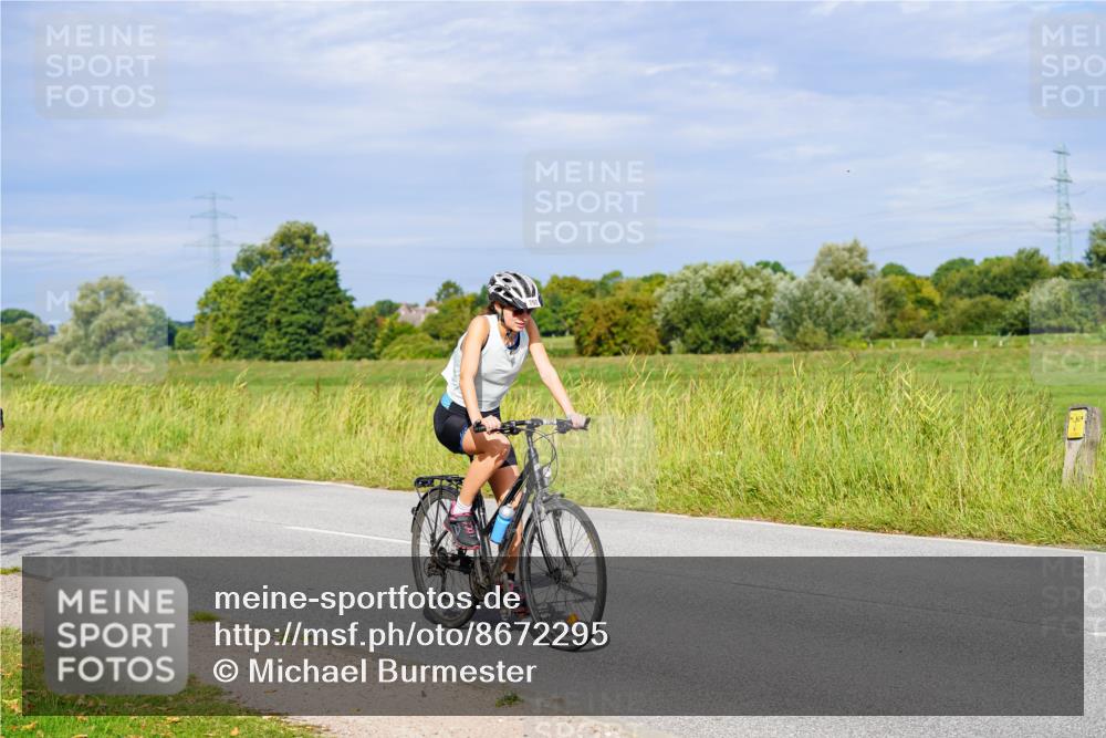 31.08.2025 - Elbe Triathlon Hamburg Michael Burmester http://msf.ph/oto/8672295 31.08.2025 10:04:57 Radfahren 690, 792 meine-sportfotos.de