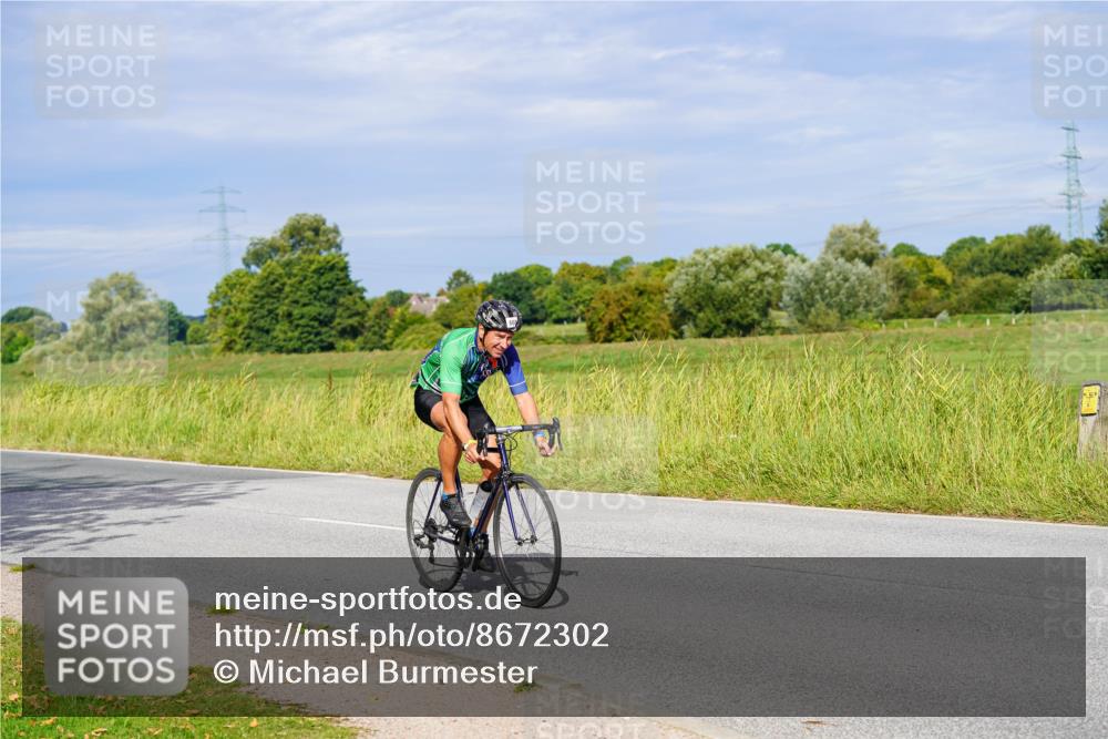 31.08.2025 - Elbe Triathlon Hamburg Michael Burmester http://msf.ph/oto/8672302 31.08.2025 10:04:58 Radfahren 690, 792 meine-sportfotos.de