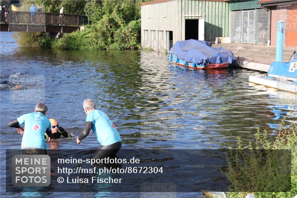 31.08.2025 - Elbe Triathlon Hamburg Luisa Fischer http://msf.ph/oto/8672304 31.08.2025 08:35:30 Schwimmen 184 meine-sportfotos.de