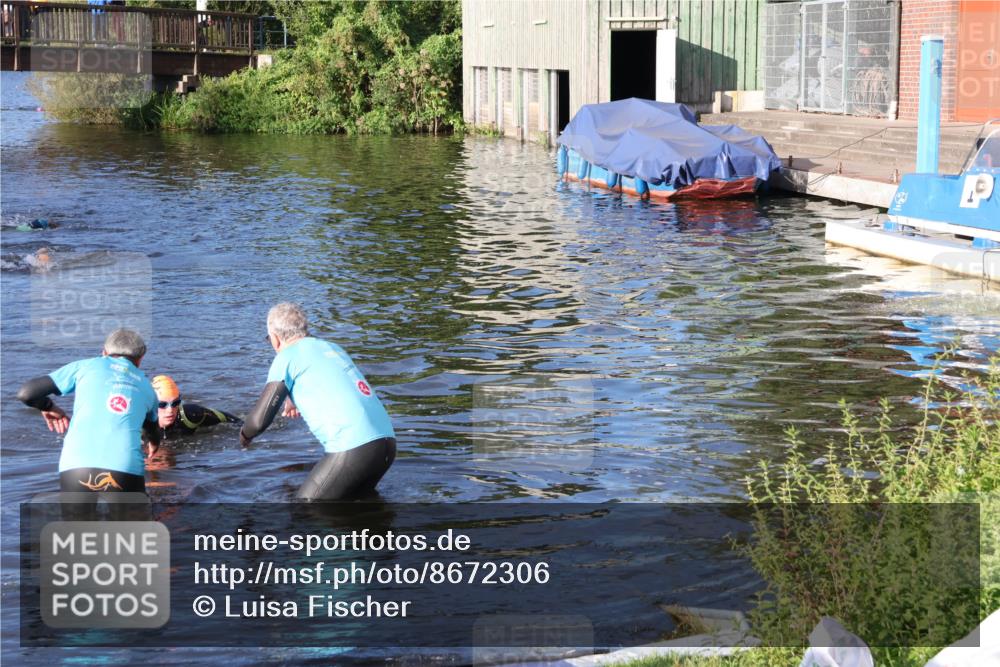31.08.2025 - Elbe Triathlon Hamburg Luisa Fischer http://msf.ph/oto/8672306 31.08.2025 08:35:30 Schwimmen 184 meine-sportfotos.de