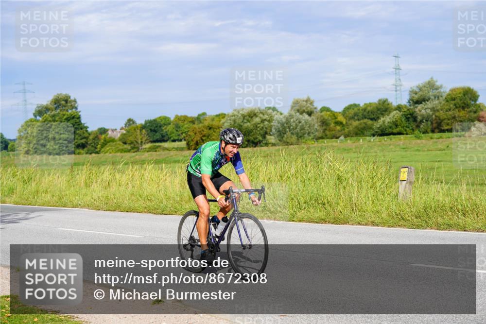 31.08.2025 - Elbe Triathlon Hamburg Michael Burmester http://msf.ph/oto/8672308 31.08.2025 10:04:58 Radfahren 690, 792 meine-sportfotos.de