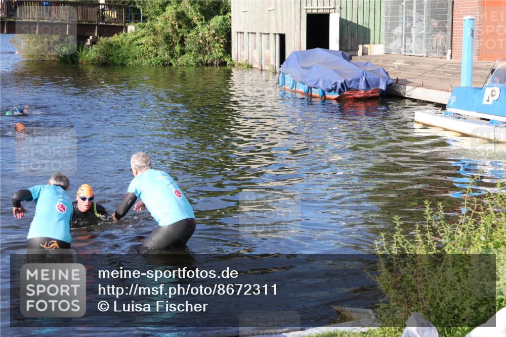 31.08.2025 - Elbe Triathlon Hamburg Luisa Fischer http://msf.ph/oto/8672311 31.08.2025 08:35:31 Schwimmen 184 meine-sportfotos.de