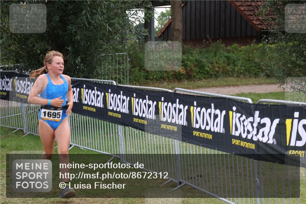 31.08.2025 - Elbe Triathlon Hamburg Luisa Fischer http://msf.ph/oto/8672312 31.08.2025 12:56:52 Laufen 1695 meine-sportfotos.de