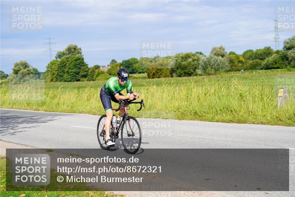31.08.2025 - Elbe Triathlon Hamburg Michael Burmester http://msf.ph/oto/8672321 31.08.2025 10:05:00 Radfahren 413, 690, 792 meine-sportfotos.de