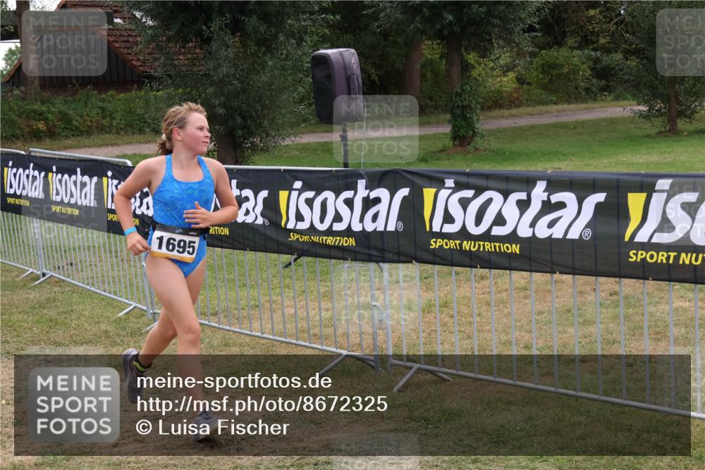 31.08.2025 - Elbe Triathlon Hamburg Luisa Fischer http://msf.ph/oto/8672325 31.08.2025 12:56:54 Laufen 1695 meine-sportfotos.de